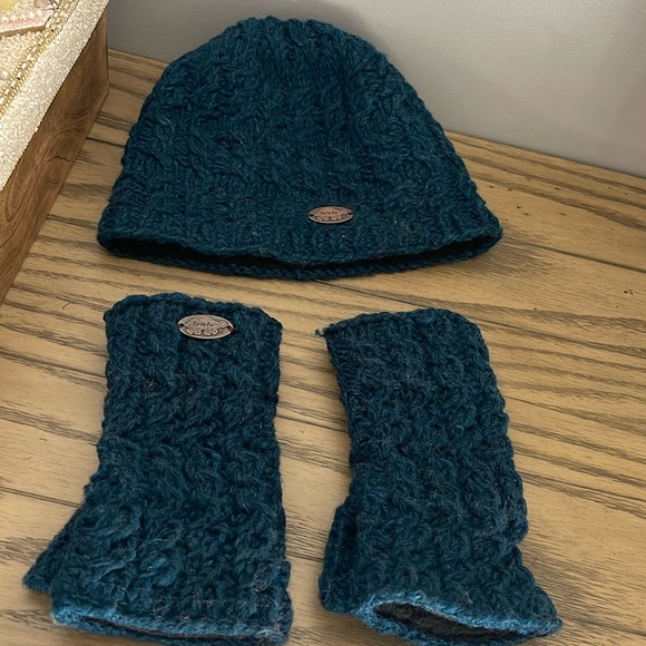 Turtle Fur hat and fingerless gloves set - Picture 1 of 8